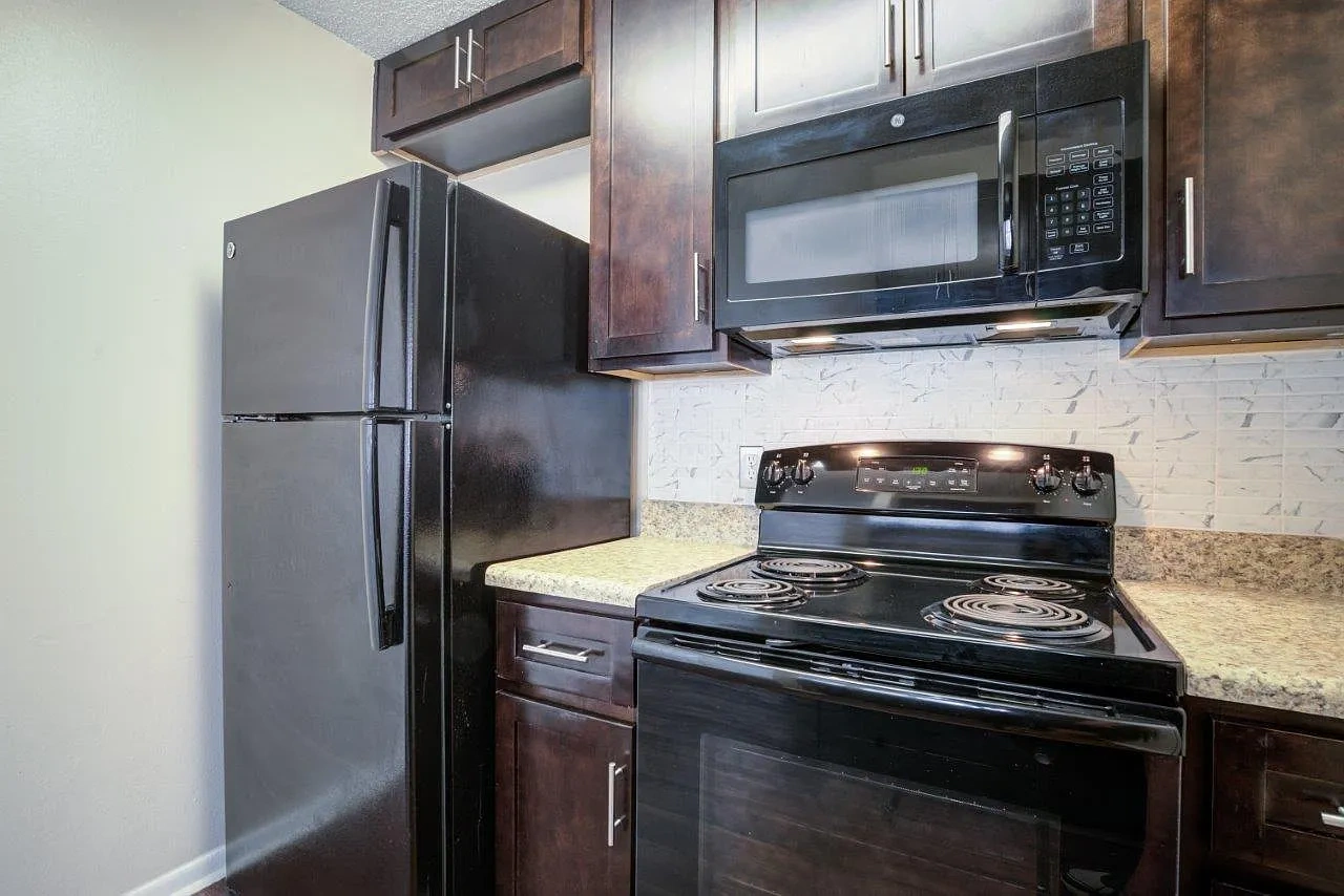 Tuscany Pointe at Tampa Apartment Homes – photo 2