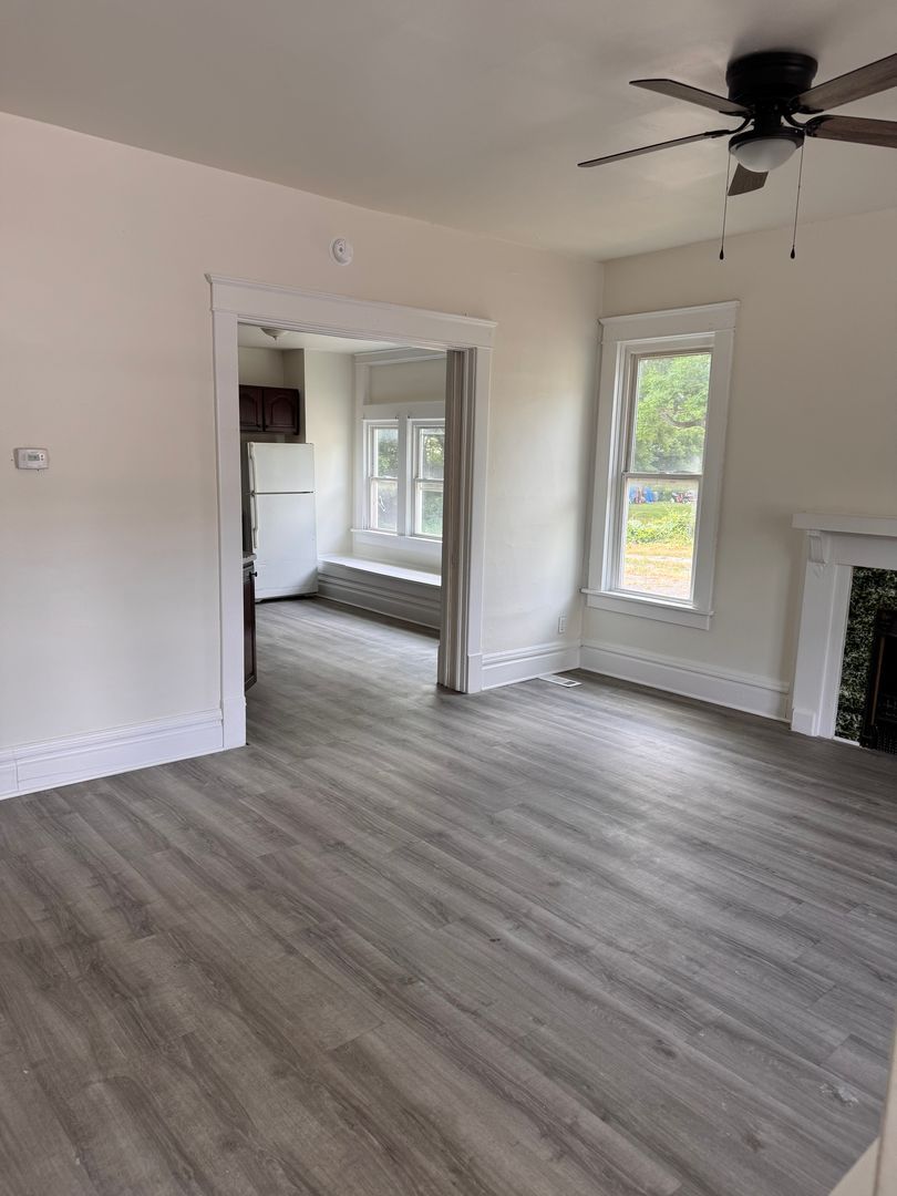 623 S Irvine Ave unit 623 S Irvine Unit B – photo 2