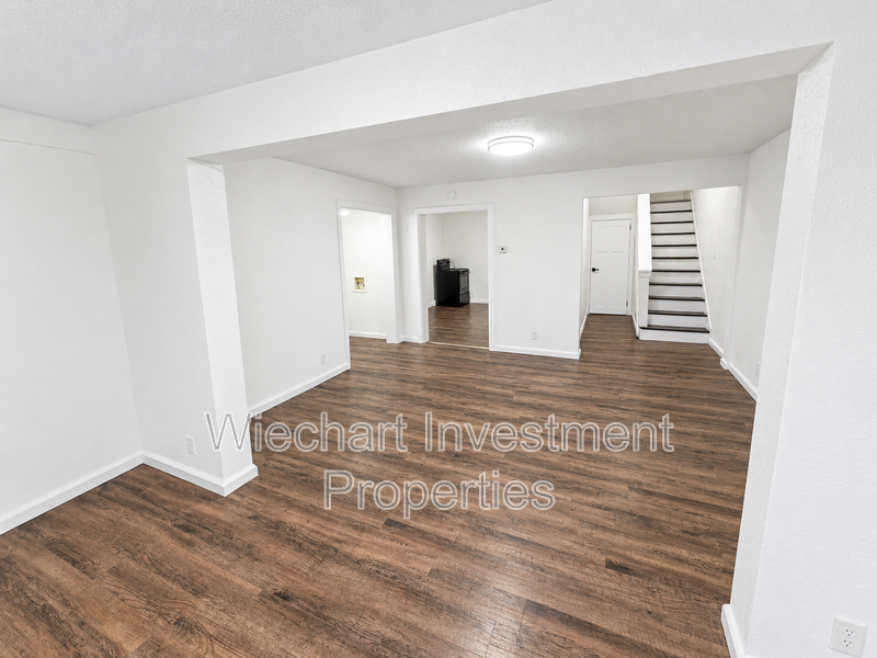618 W Wayne St – photo 2