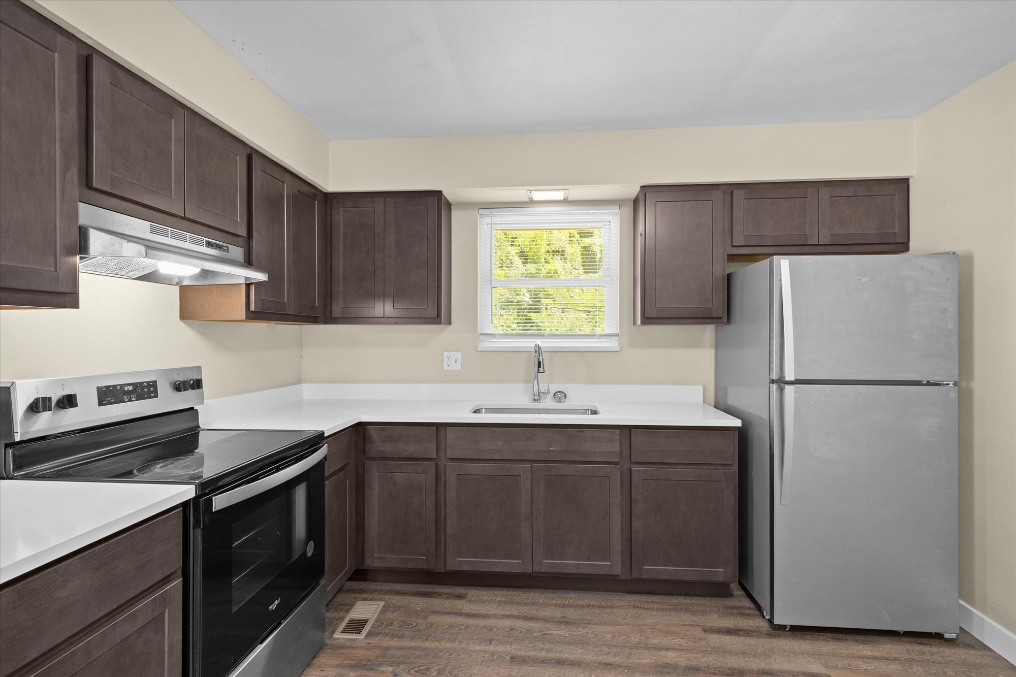 8 Manor Dr – photo 2