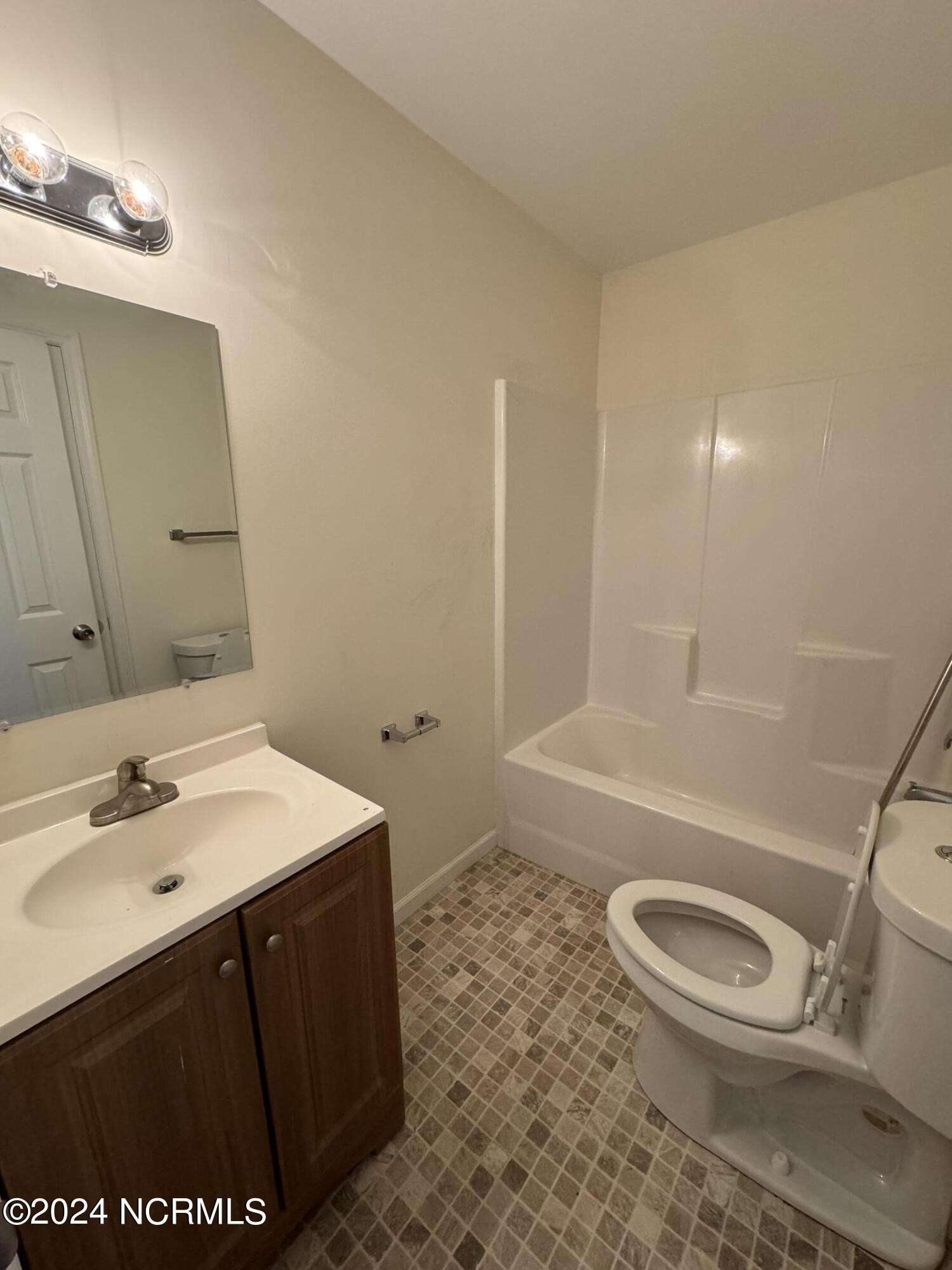 609 N 8th St #B – photo 4