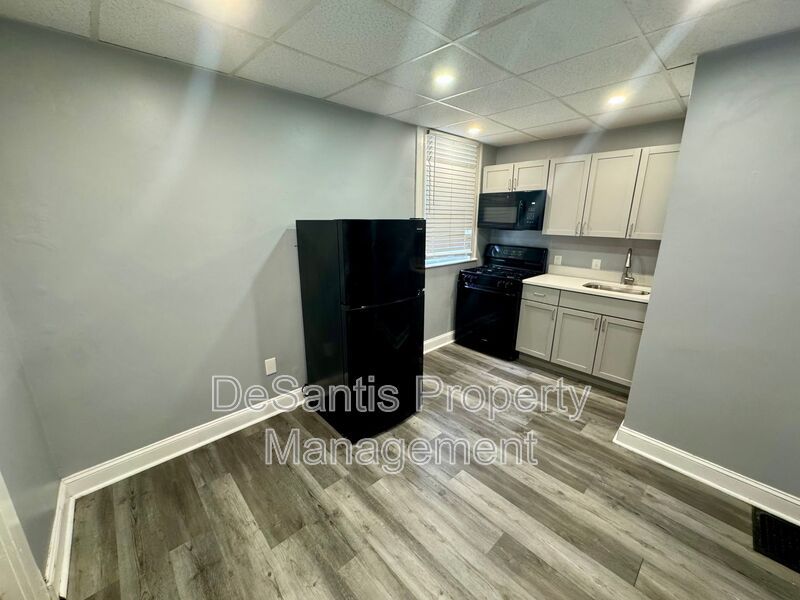 505 Dawson Ave unit 3 – photo 3