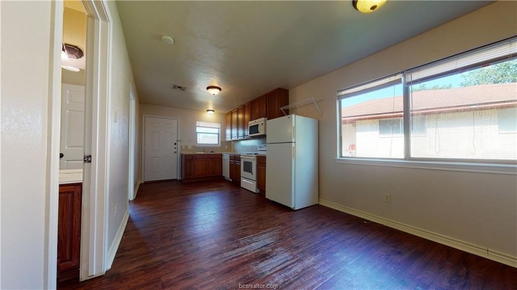1915 Pine Tree Dr #A – photo 4
