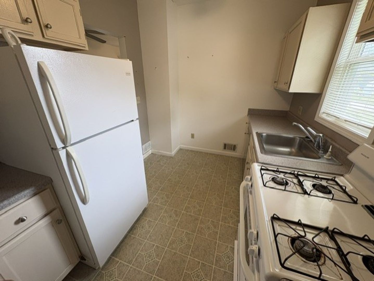 631 Viewpoint Ave – photo 4