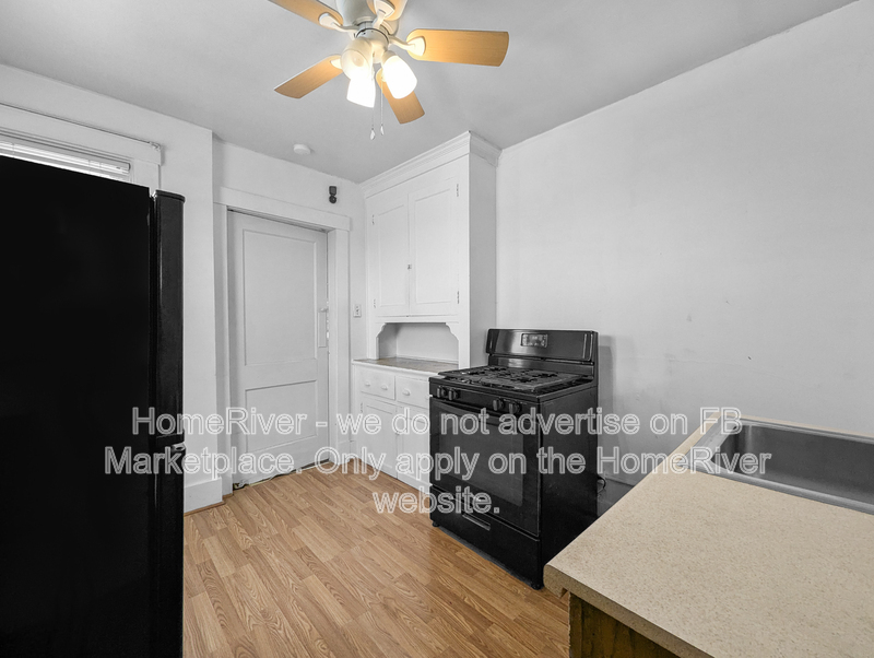 389 Gross St unit 2 – photo 5