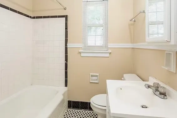 Haymount Court Historic Apartments – photo 4