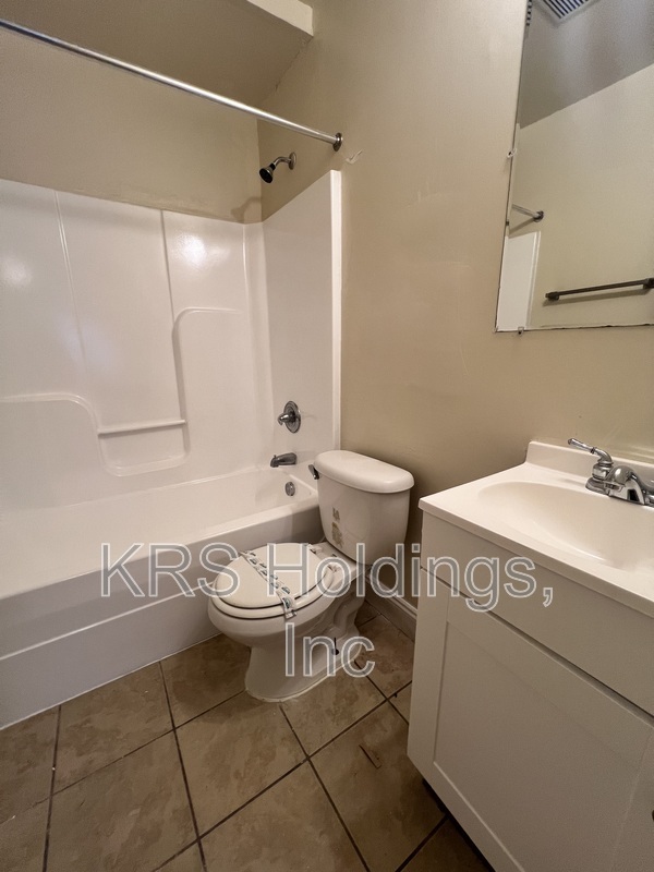 2110 Phaup St unit A – photo 3