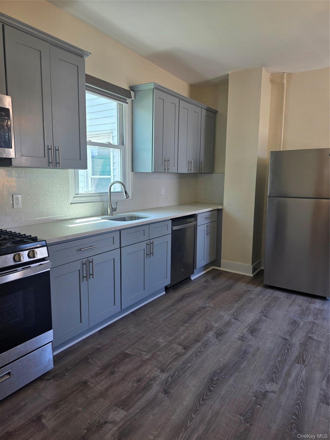 291 Uniondale Ave – photo 2