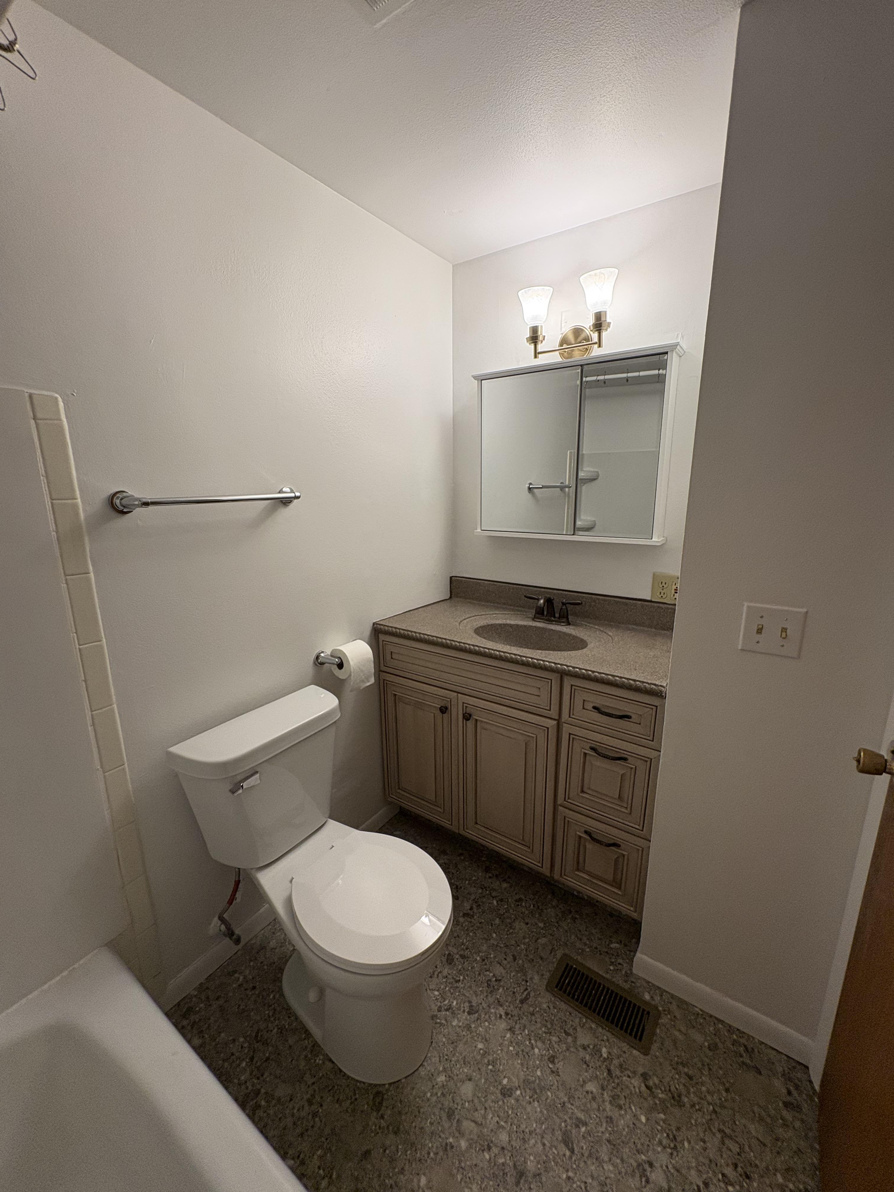 214 Euclid Ave unit 214 – photo 3