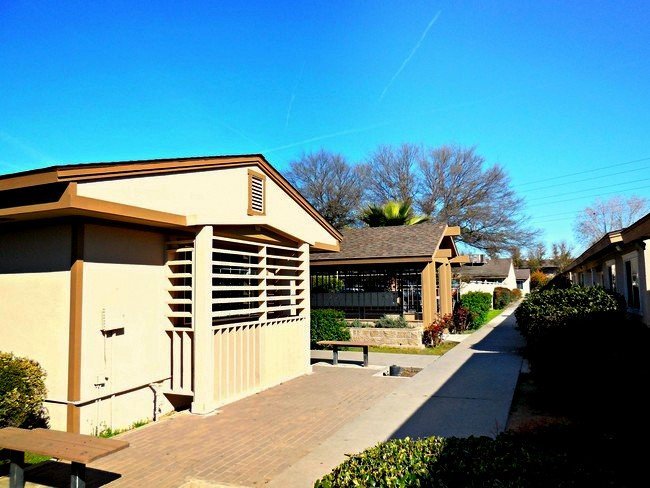 224 W Dakota Ave unit 224-B – photo 2