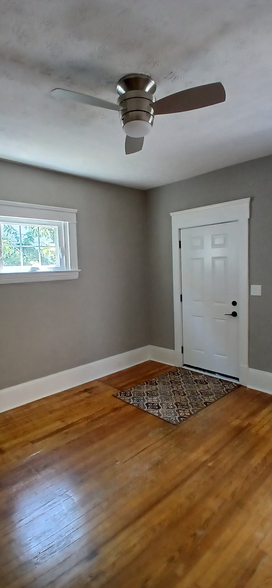 4210 Robert Ave unit Downstairs – photo 2