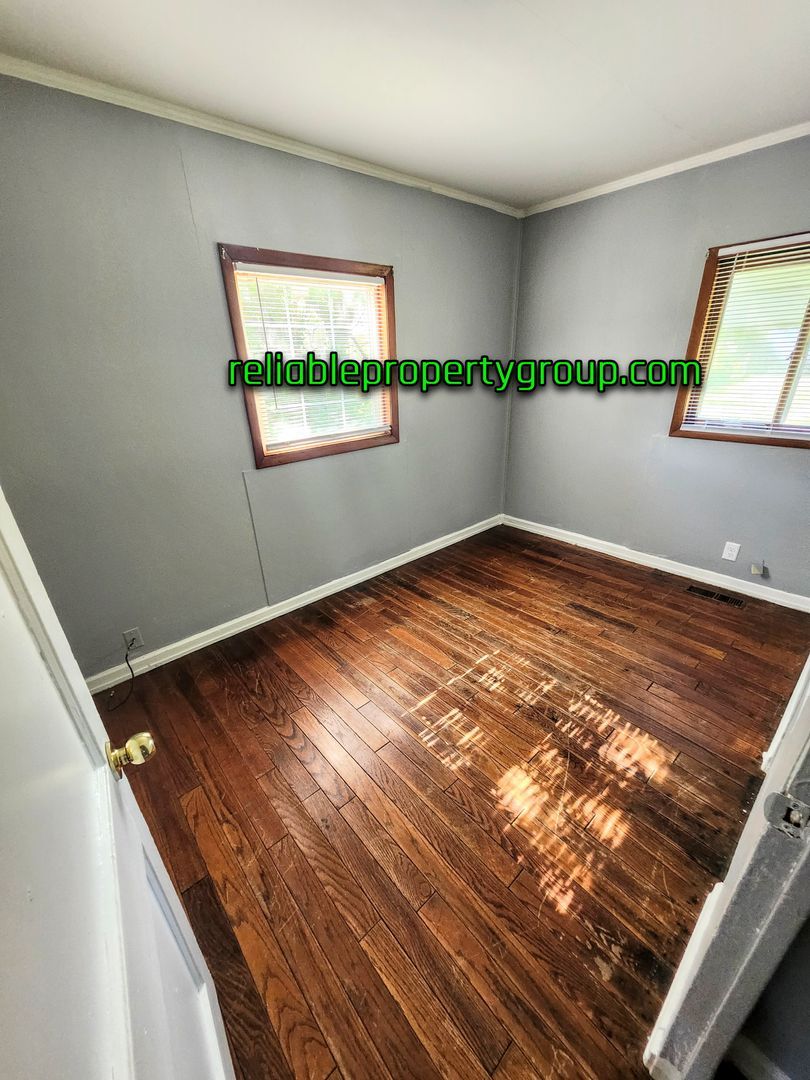 1018 Baxter St – photo 5