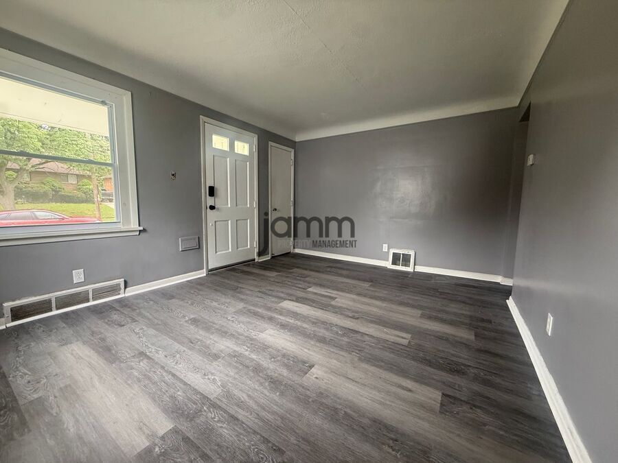 5026 E 86th St – photo 5
