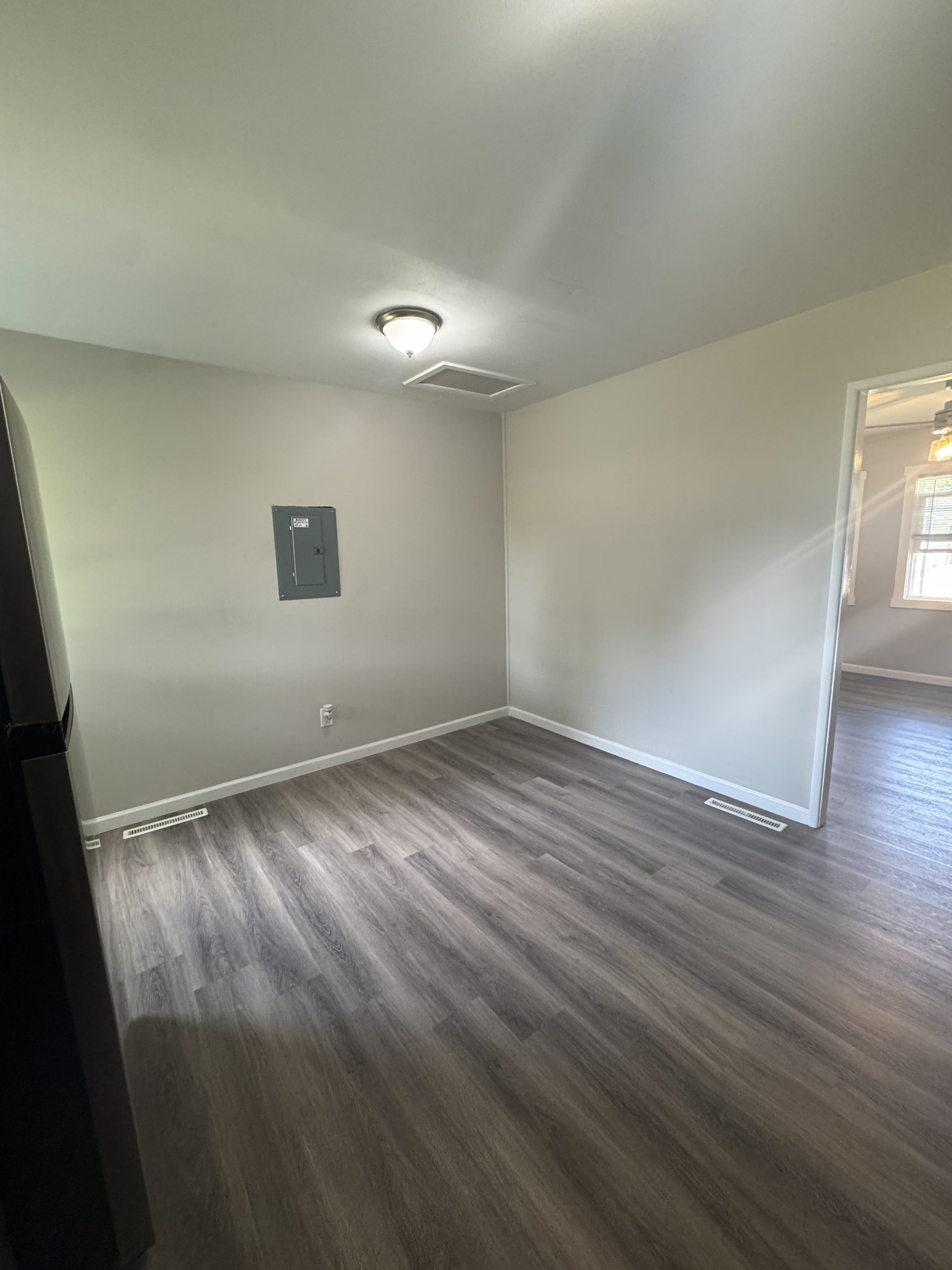 2200 Glen Dr – photo 2