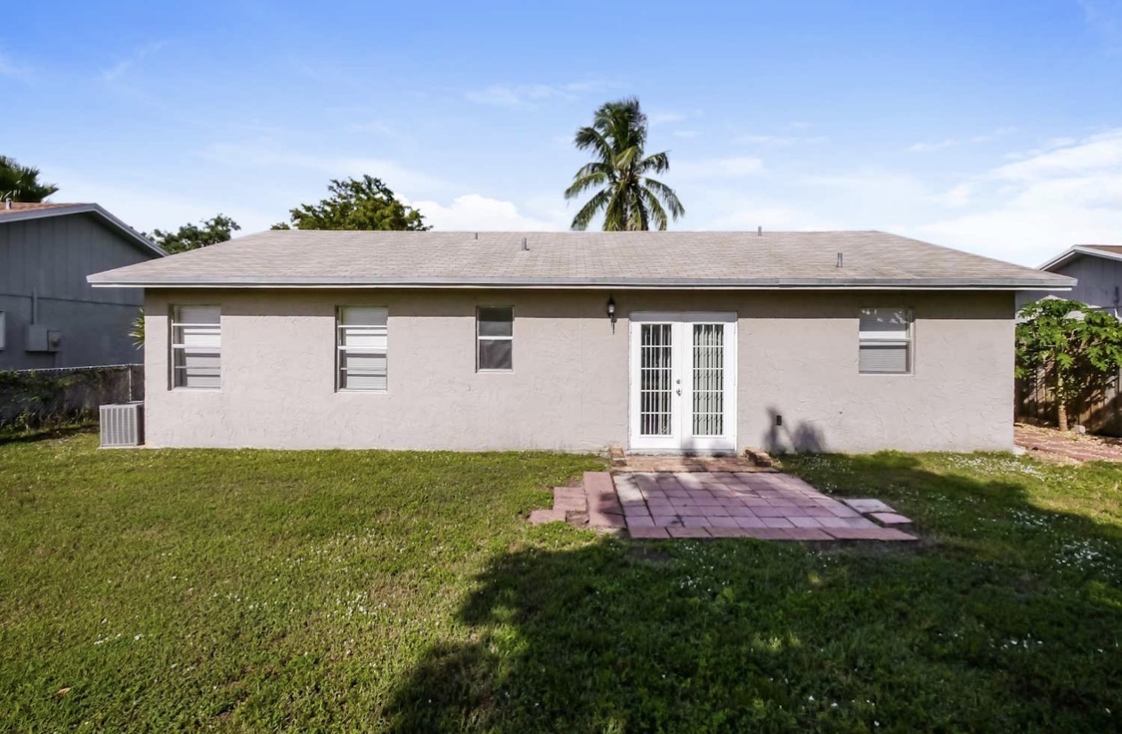 4920 NW 72nd Terrace – photo 2
