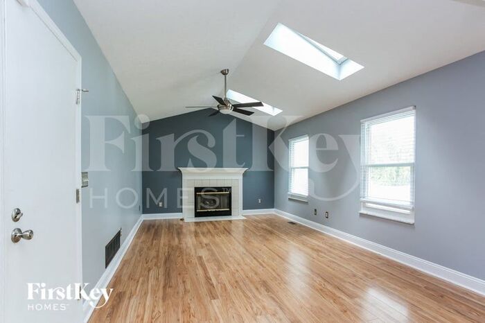 4405 Hidden St – photo 3