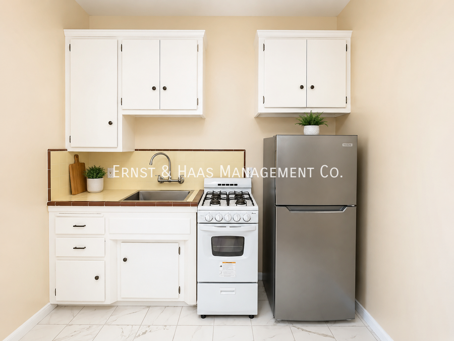 1641 Loma Ave – photo 5