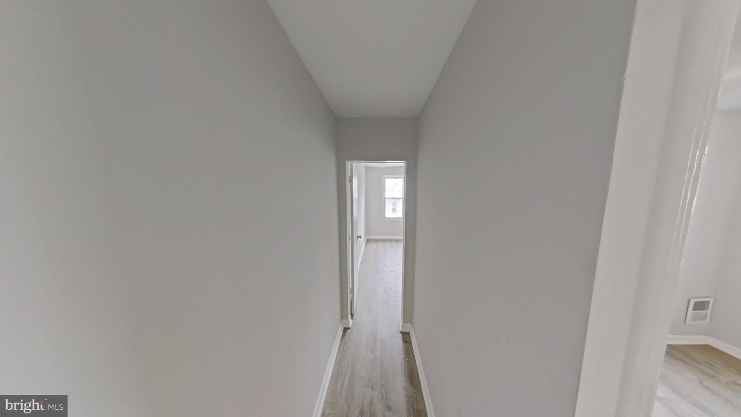 868 E Locust Ave – photo 5