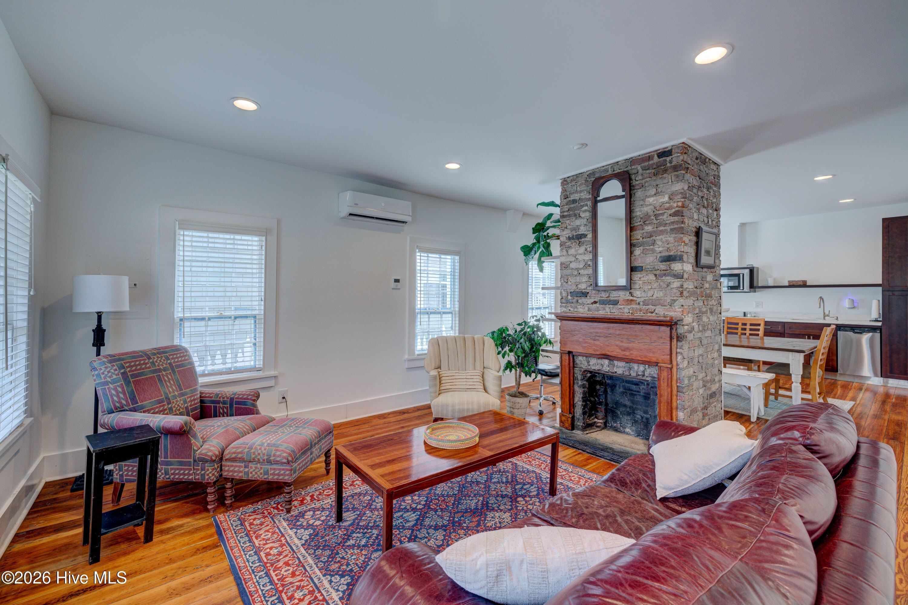 414 Orange St #A – photo 2