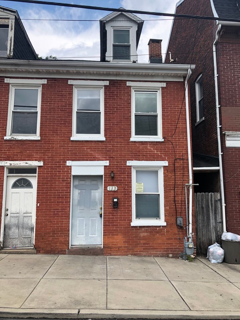 133 N Penn St – photo 1