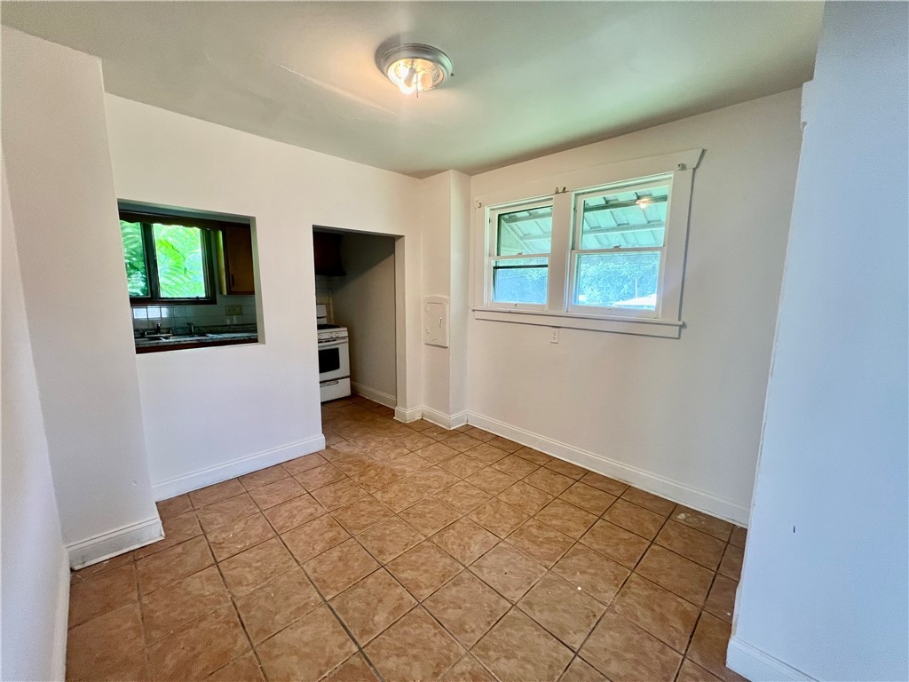 1115 Bond St – photo 4