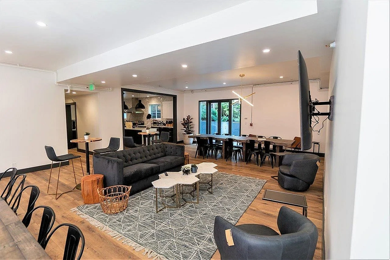 2425 Prospect – photo 5