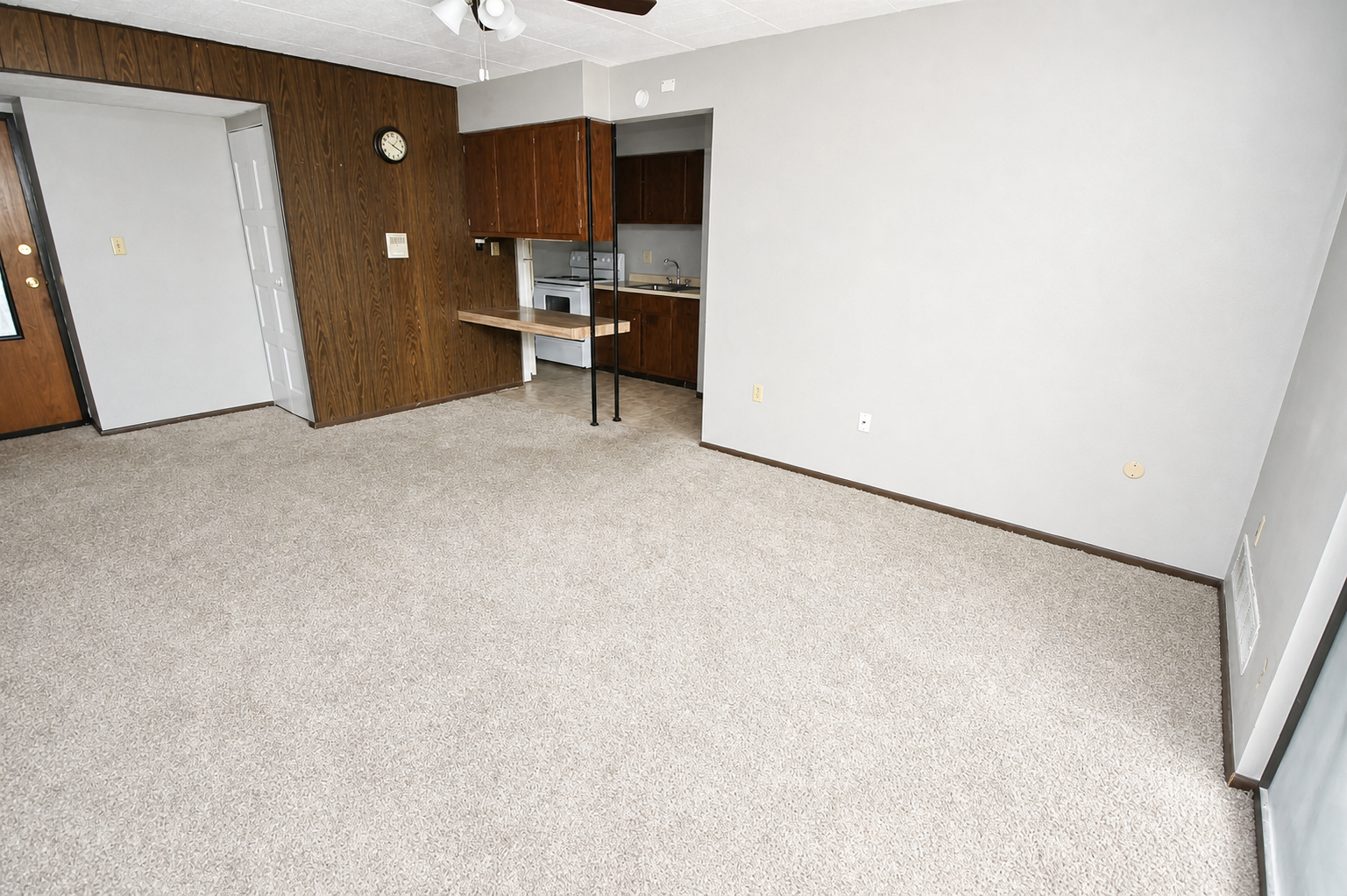 527 Monroe Ave unit 202 – photo 2