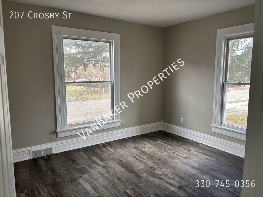 207 Crosby St – photo 2