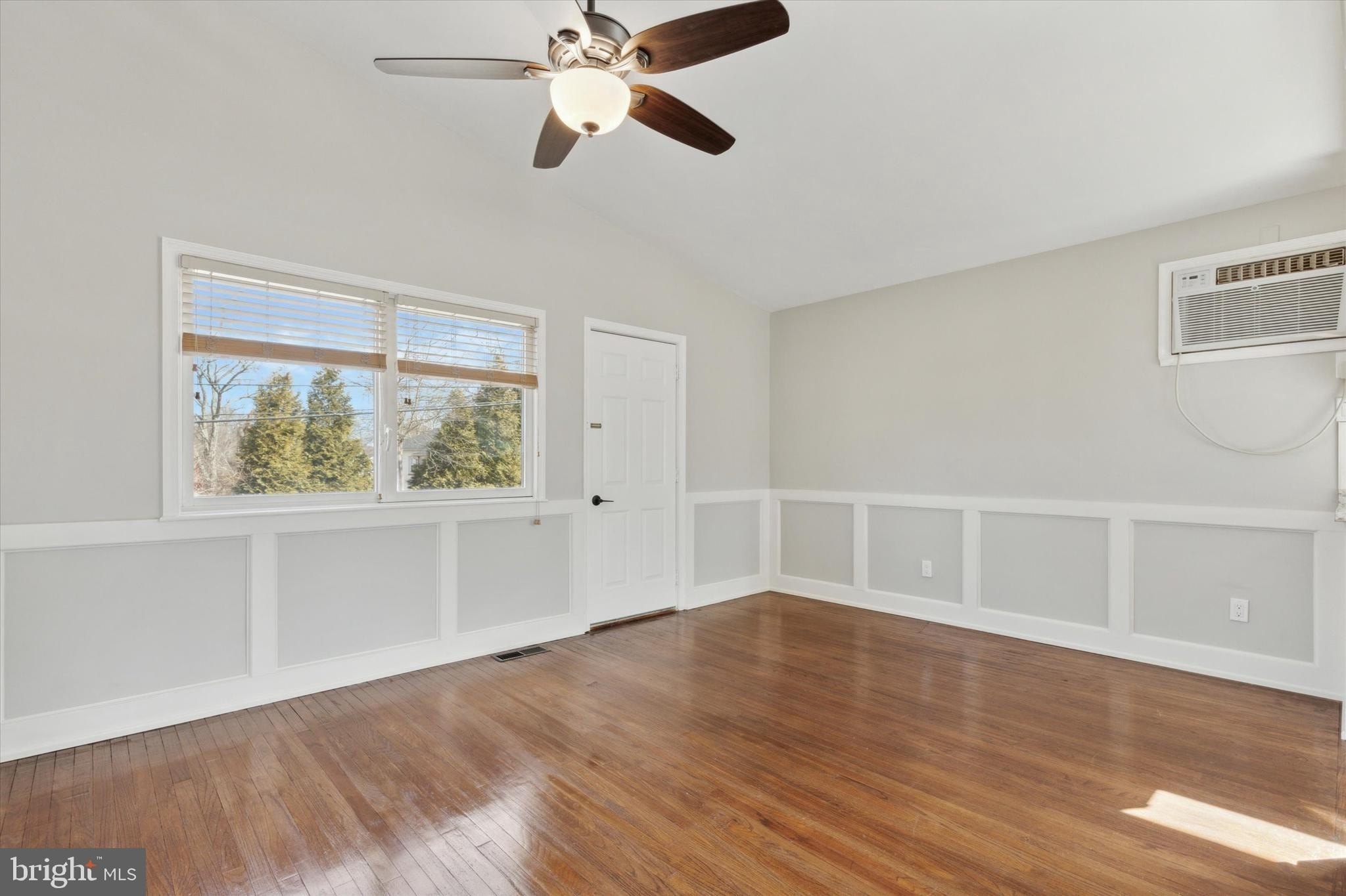 1633 Pulaski Dr – photo 4