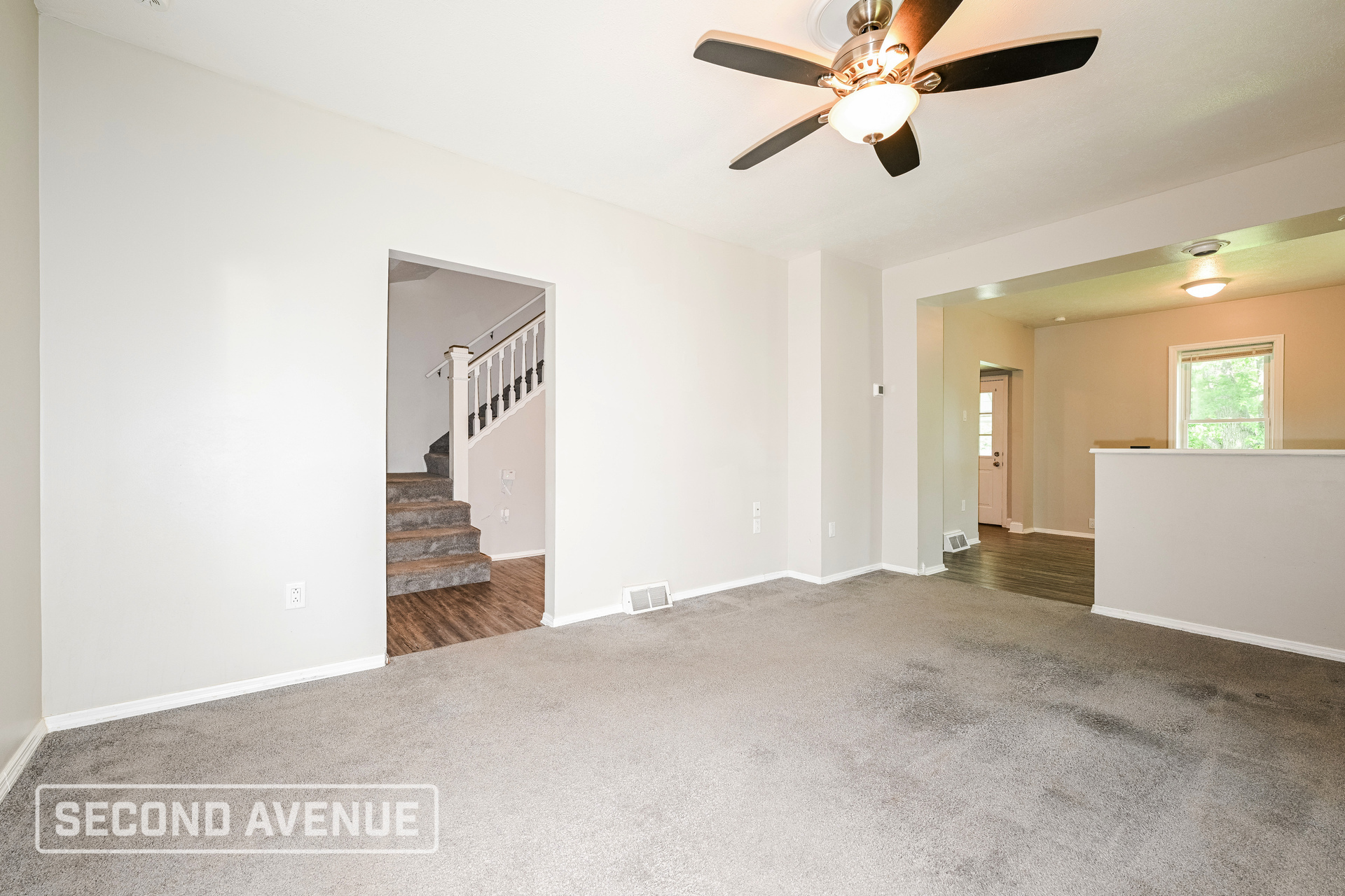 236 Grace Ave – photo 5