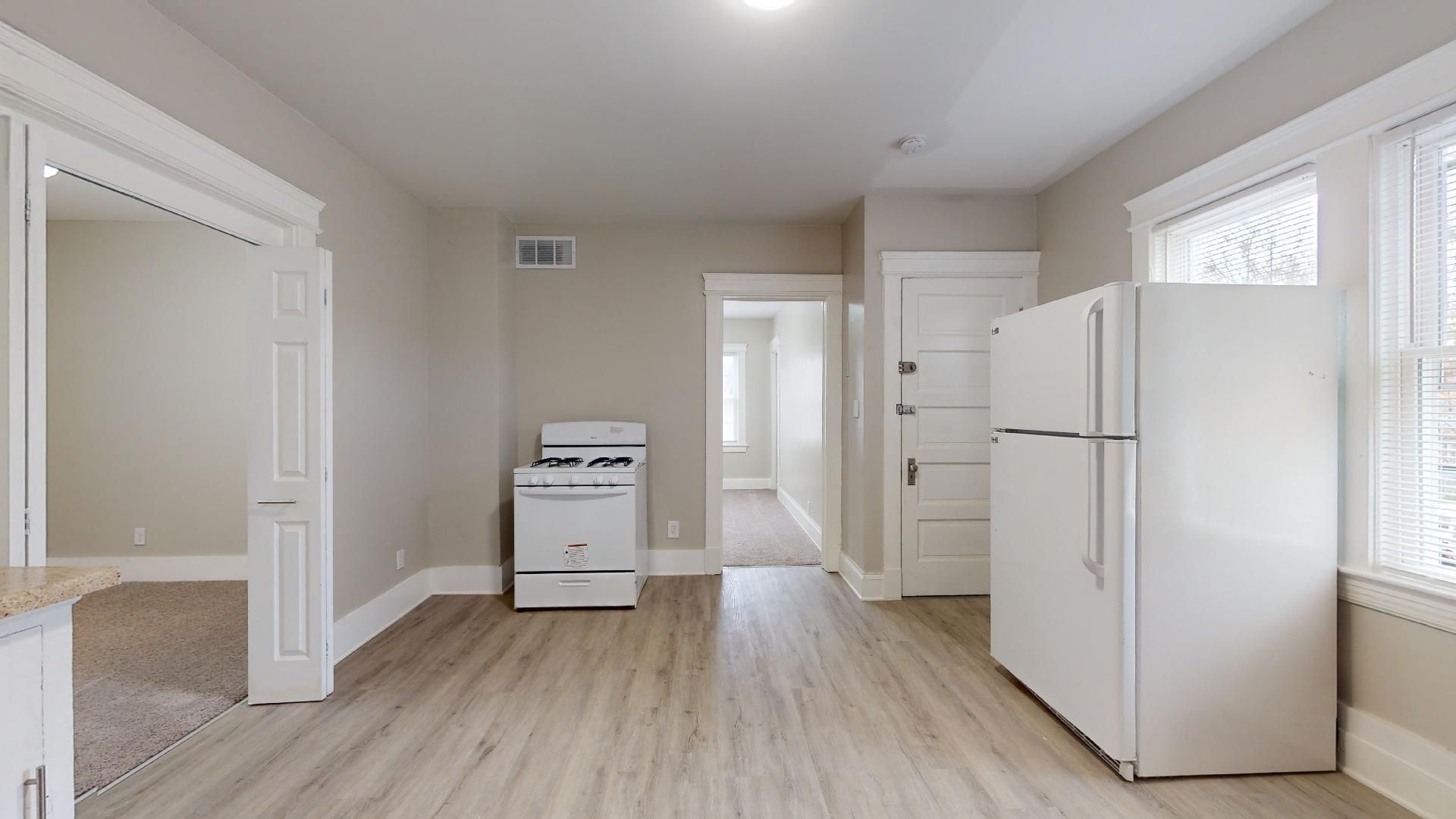 4420 Bush Ave unit Unit 2 (Up Front) – photo 5