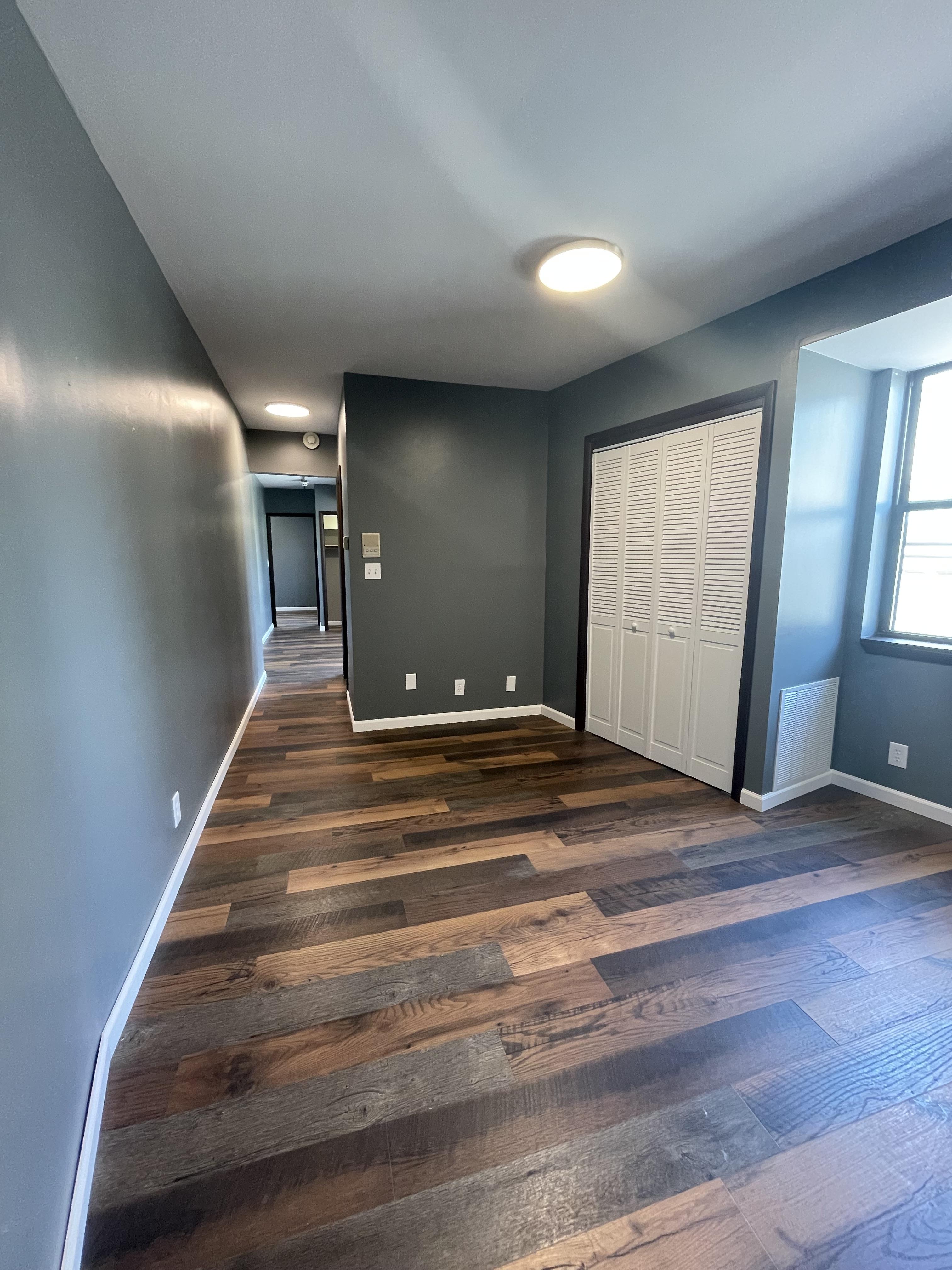 2905 Glenmore Ave unit 3 – photo 3