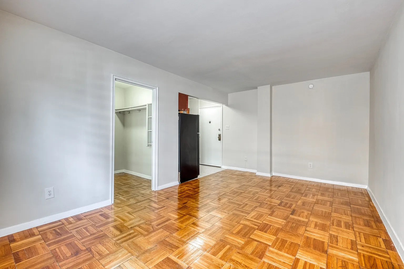 Capital Plaza Apartments – photo 4