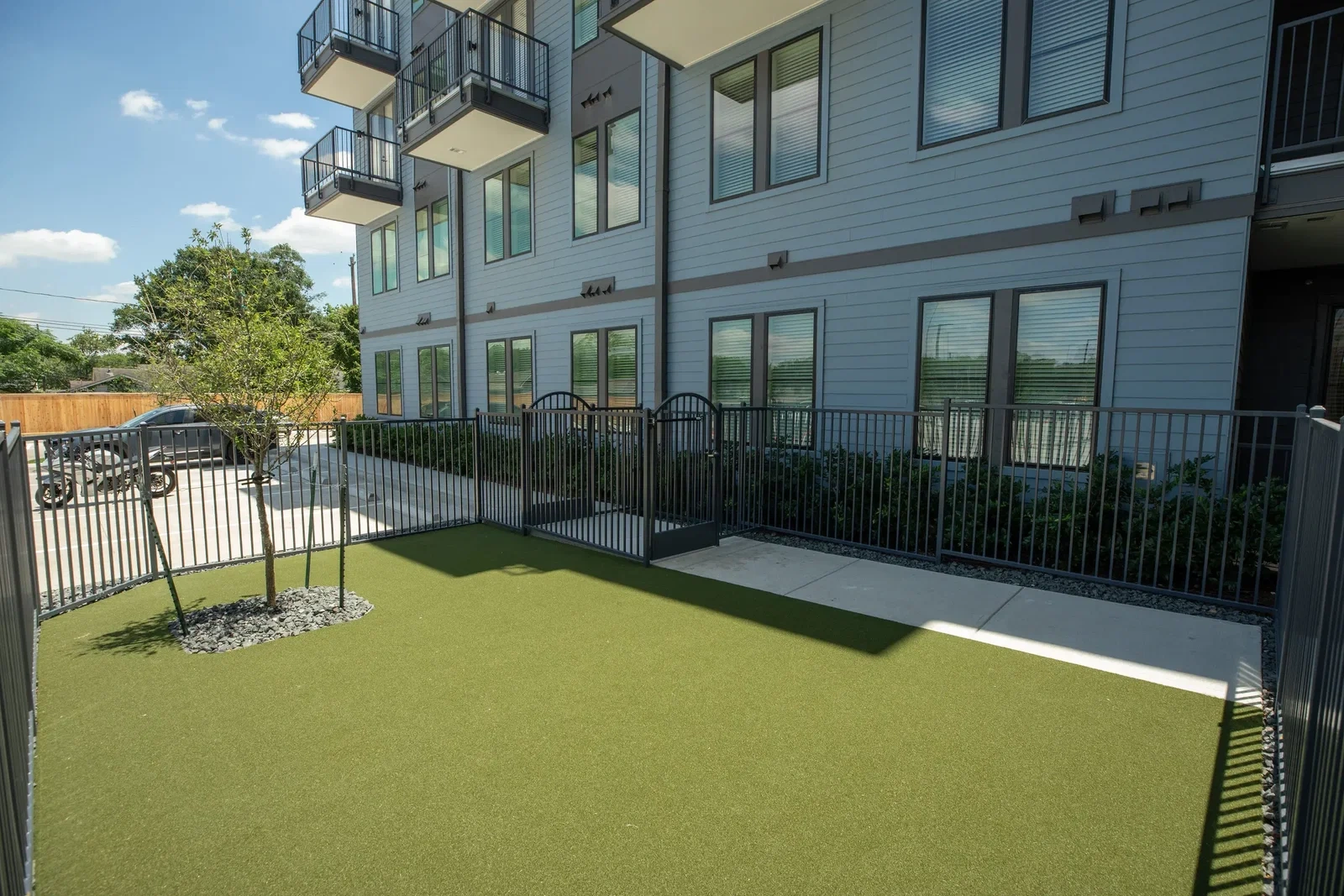 1690 North Loop – photo 2