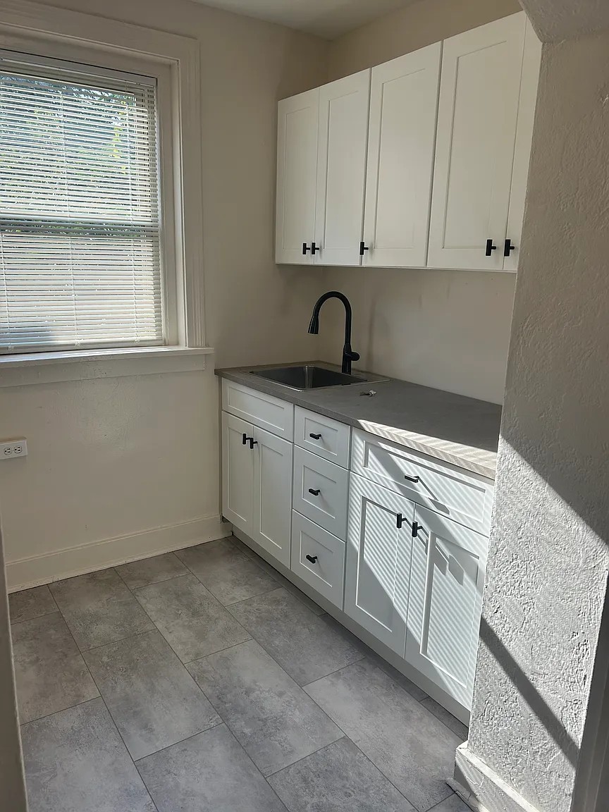 5649 Phillips Ave unit 11 – photo 4