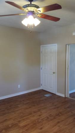 7 N Penn St unit 4 – photo 1