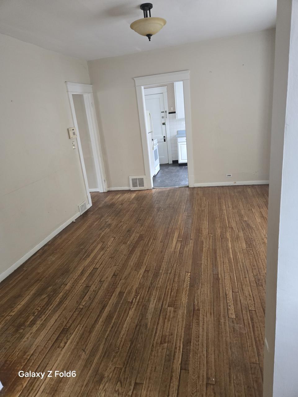 1846 Mannering Rd unit DOWN – photo 3