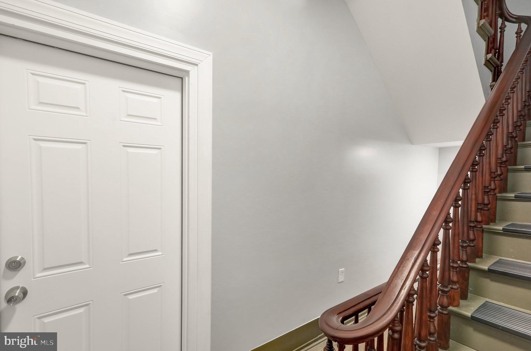 1156 Franklin St #4 – photo 2