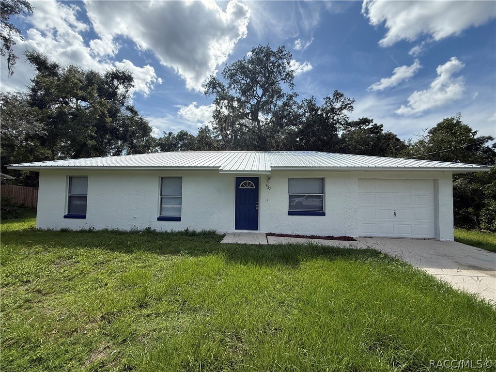 927 Russell Ave – photo 1