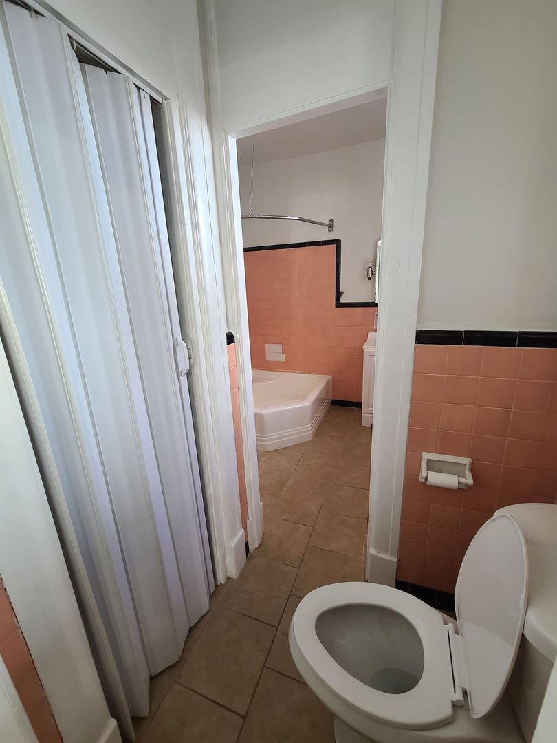 136 N 4th St unit Apartment 2F – photo 4