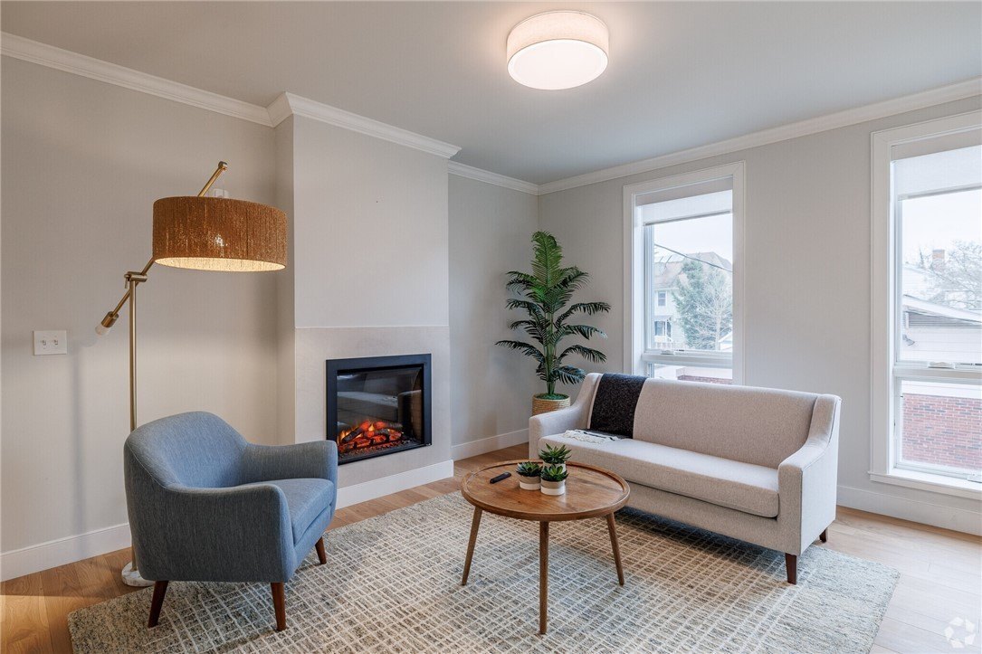 105 W Court St – photo 3