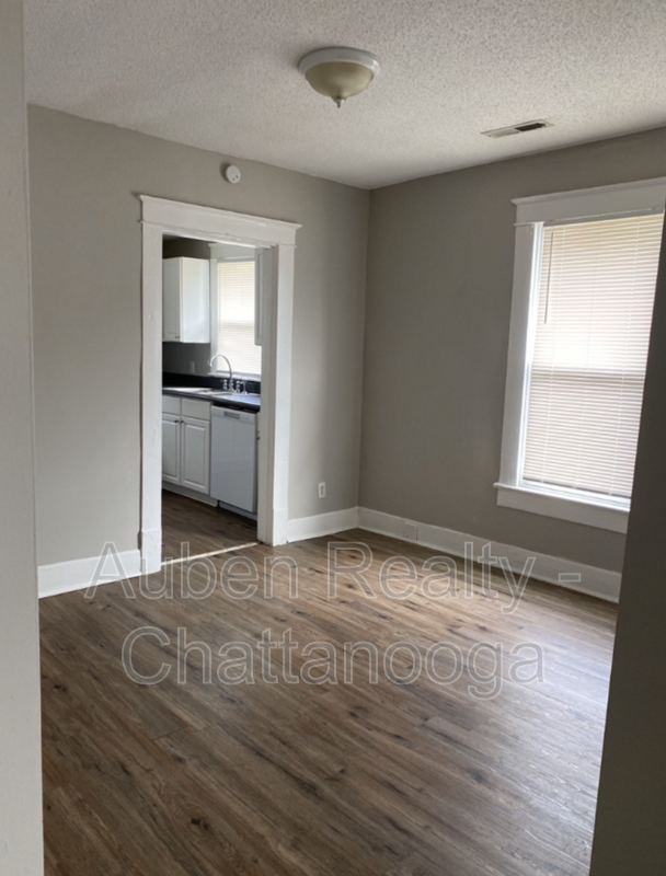 2413 Stuart St – photo 5