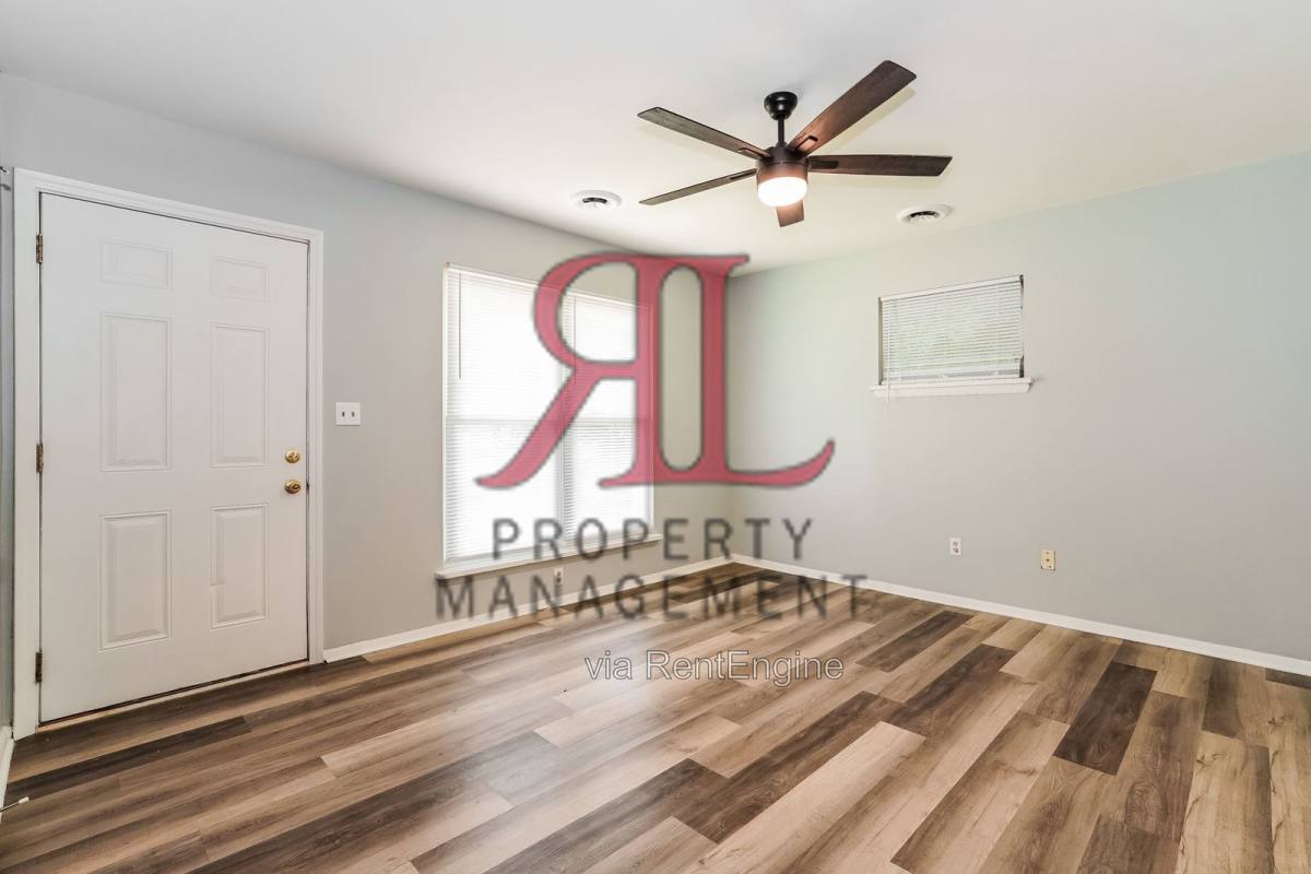 1662 Hillcrest Ave – photo 4