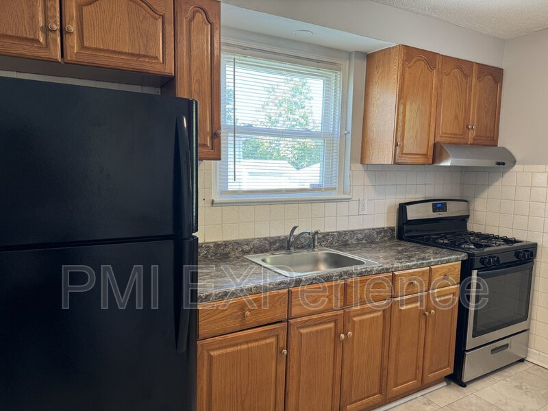 5716 Davey St – photo 4