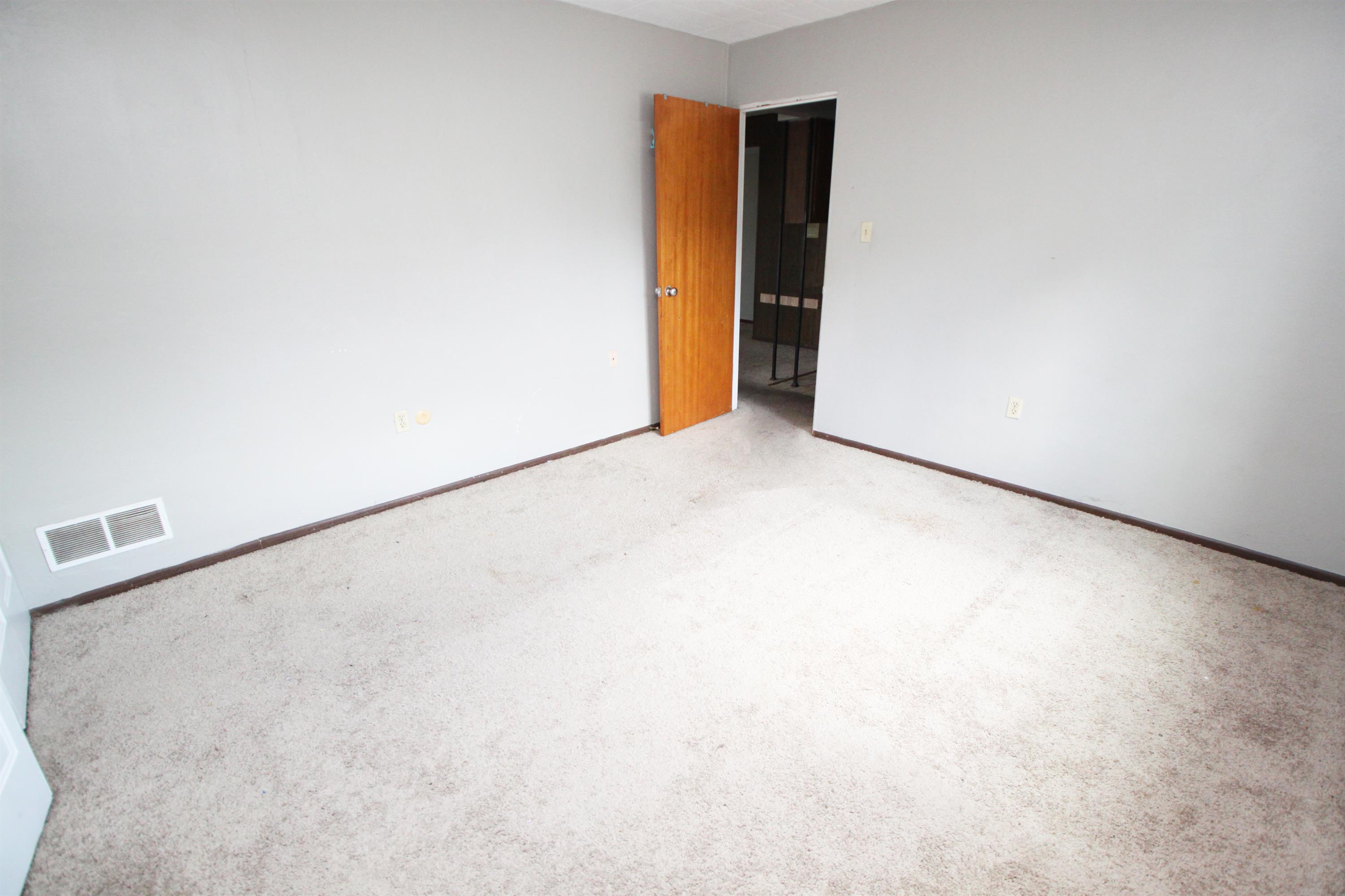527 Monroe Ave unit 202 – photo 5