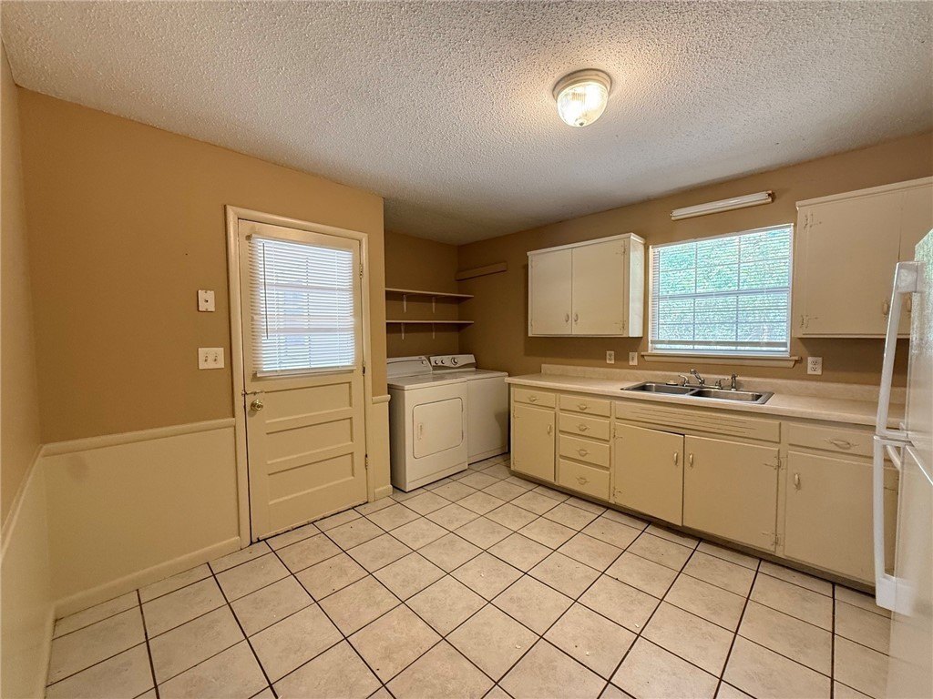 2208 Sycamore Pl – photo 3