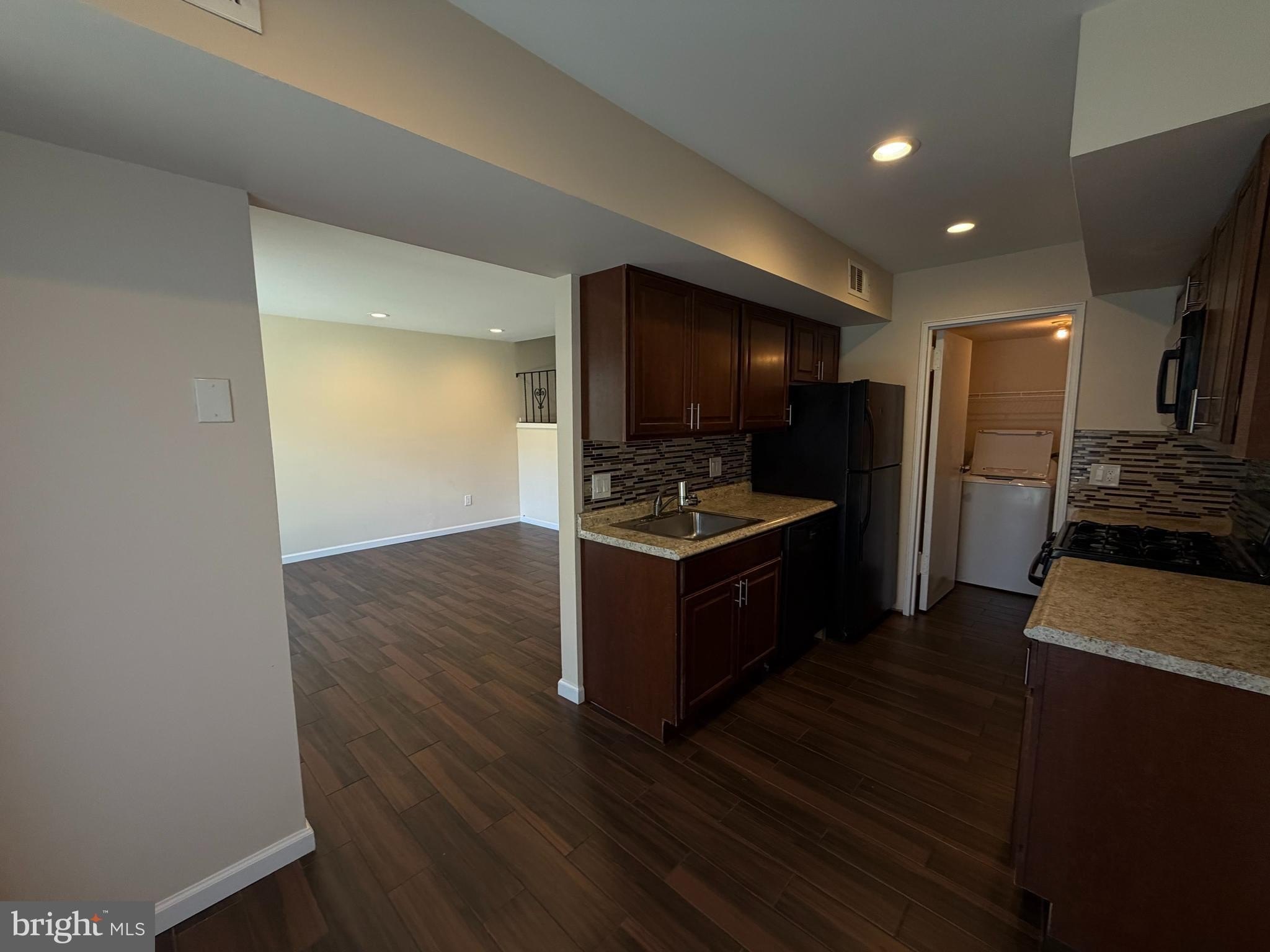 406 Brandywine Ct – photo 4