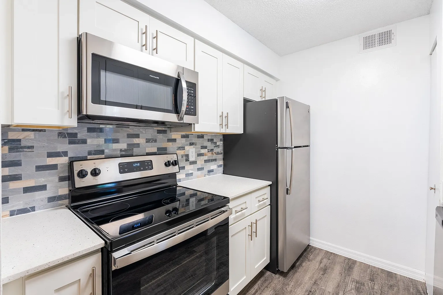 Fisherman's Landing Apartment Homes – photo 3