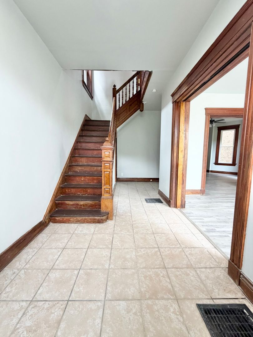 1748 Queen City Ave – photo 2