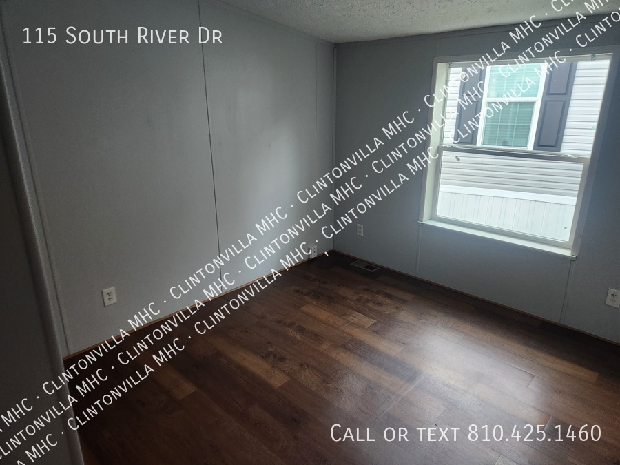 115 S River Dr – photo 2